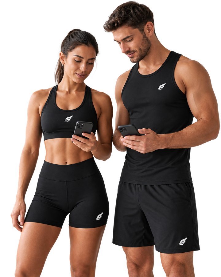 Pareja entrenando con la app LevelRoutines